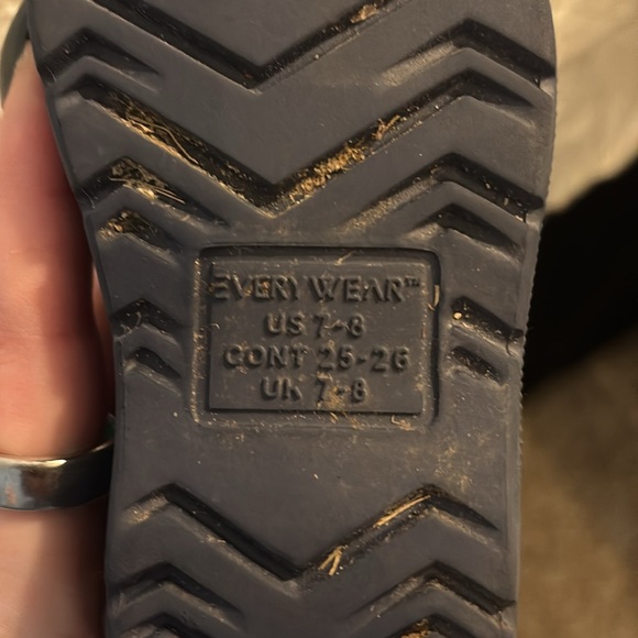 Totes toddler rain boots - size 7-8 - Picture 3 of 3